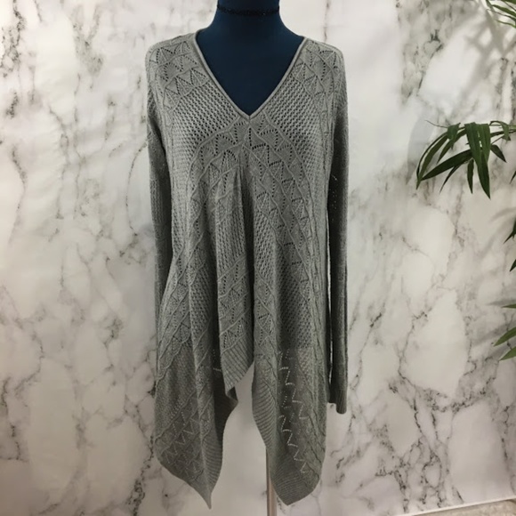 Romeo & Juliet Couture Sweaters - Romeo & Juliet Couture Gray Knitted Sweater ZZ25☮️